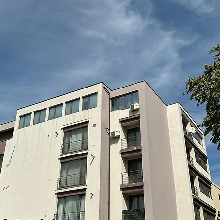 Centru Unirii Luxury Vip Palmier Apartament 2 Cu Terasa Exterioara Amenajata ! Parcare Subterana Privata Climatizata Si Supravegheata Video Dar Doar Cu Rezervare In Limita Locurilor Disponibile !proprietate In Regim Hoteliep - Nu Are Bucatarie Bukarest