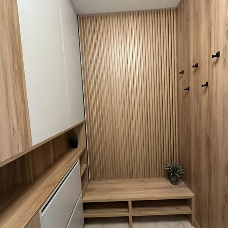 Apartman Centru Unirii Luxury Vip Palmier Apartament 2 Cu Terasa Exterioara Amenajata ! Parcare Subterana Privata Climatizata Si Supravegheata Video Dar Doar Cu Rezervare In Limita Locurilor Disponibile !proprietate In Regim Hoteliep - Nu Are Bucatarie
